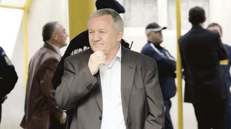 Porumboiu a dat liber la plecări