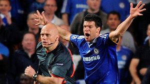 "Războiul" Hamburg - United, câștigat de un fan? Vezi cum vor nemții să îl transfere pe Ballack