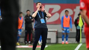 Mirel Rădoi a auzit ce a zis Gigi Becali şi a răbufnit: „Naşul meu să facă hârtie la FRF”