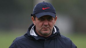 Lăcătuș se îndoiește că Nikolic este omul potrivit pentru Steaua:** "Dacă nu vine Moraes, sunt curios cine va fi vârf"