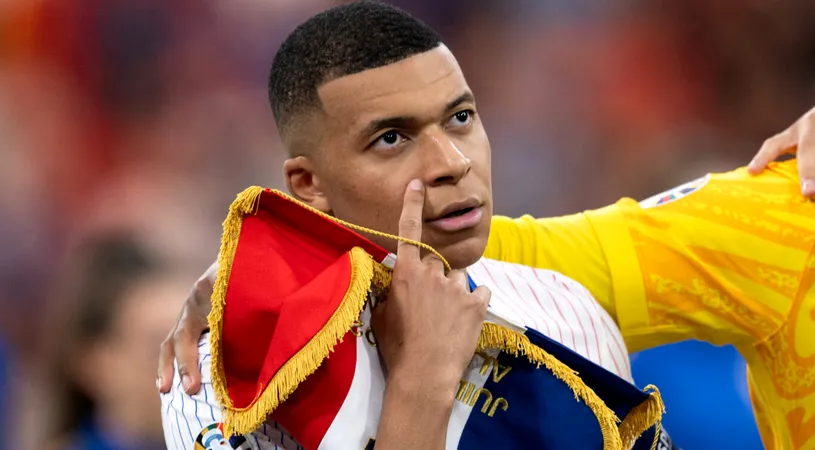 Kylian Mbappe este „tunul” comercial pe care l-a dat Florentino Perez la Real Madrid! Vânzările de tricouri au explodat și au depășit orice imaginație: campioana Europei face o avere, iar listele de așteptare s-au dus din prima zi la peste o lună şi jumătate de pentru livrarea comenzilor!