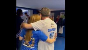 Ce gest a făcut Gică Hagi față de soția lui Marilena, după ce a luat titlul cu Farul! Cum au fost filmați cei doi la vestiare | VIDEO