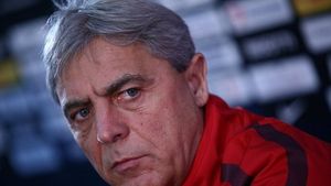 "Toate meciurile sunt DECISIVE"** Ei sunt cei doi jucători de la Vaslui care îi dau frisoane lui Sorin Cîrțu