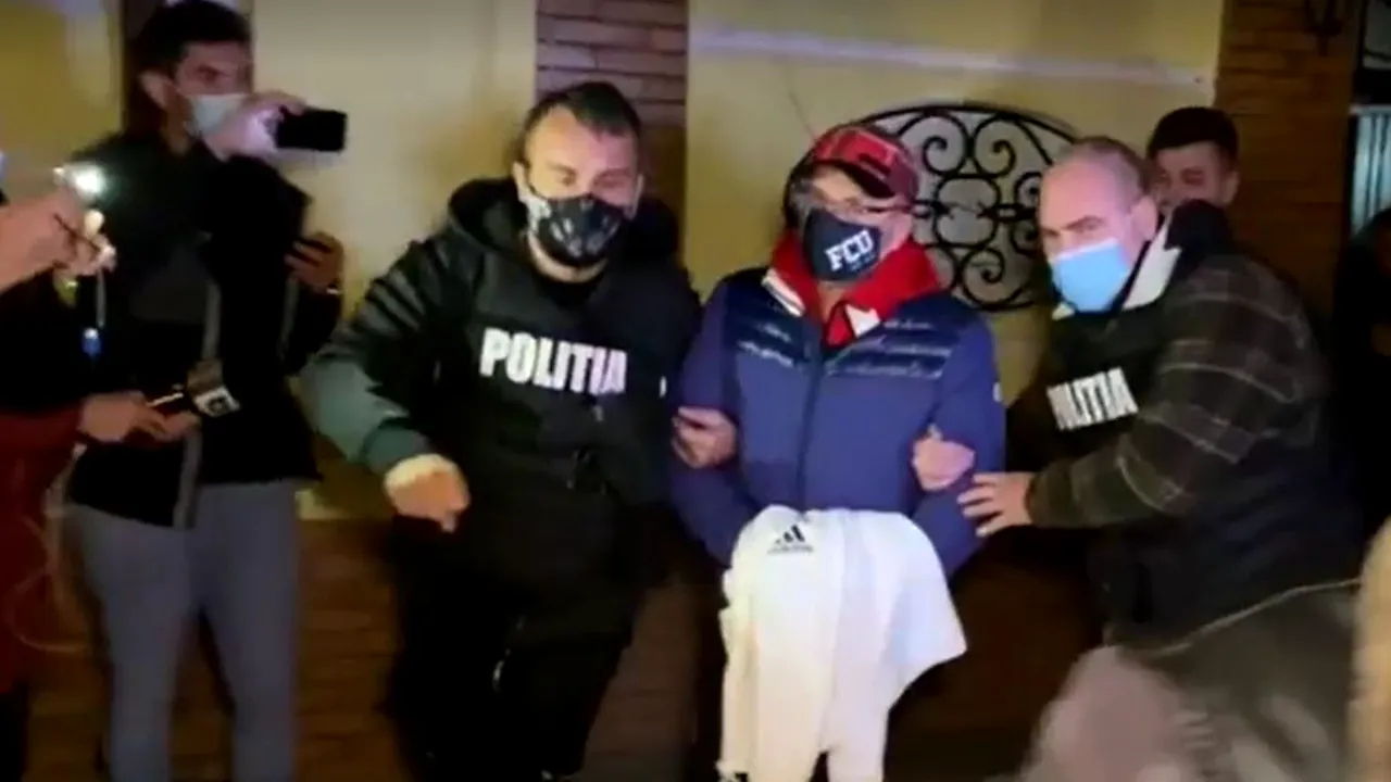 Imagini tulburătoare: cum a fost ridicat Adrian Mititelu de acasă și dus la pușcărie! „De ce îl luați? E nevinovat! E nevinovat” VIDEO