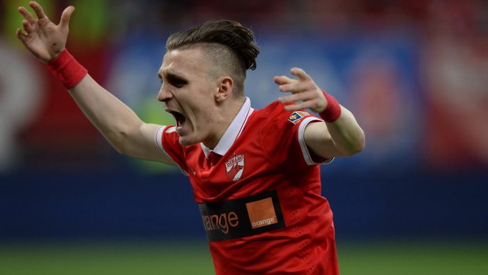 Cum să te bați singur: titularizează-i pe Cmovs și Bornescu. Dinamoviștii și declicul pe care l-au tot cerut. Rapidiștii și gafele imense. Dinamo - Rapid 2-0