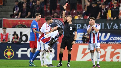 Caz rar în FCSB – Oțelul. De ce a văzut același fotbalist de două ori cartonașul roșu