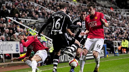 Ronaldo a fost lovit peste față în mod laș