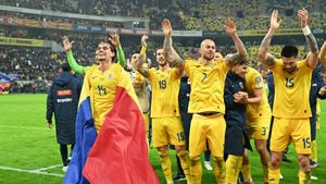 Naționala României a jucat fotbal fix înainte de Revelion și apoi în ziua de Anul Nou! Povestea victoriei tricolorilor cu 24 de ore până la șampanie și urări, plus eșecul zdrobitor de la ciorba de potroace! SPECIAL