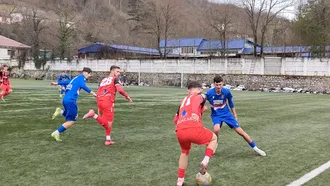 ACSM Reșița a început seria amicalelor cu un test lejer. A învins liderul din Liga 4 Mehedinți și a avut printre marcatori un atacant aflat în probe