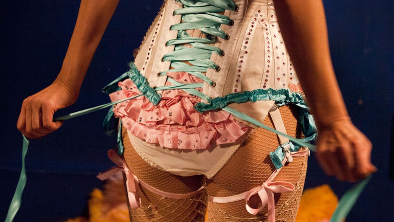 Acesta poate fi primul stadion din lume cu show-uri de striptease înaintea meciurilor! "Minunea" s-ar putea produce în Elveția