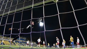 EXCLUSIV | Încă o echipă ar putea să dispară din fotbalul românesc. Jucătorii sunt disperați: ”Vor să termine și ultimul lucru care mai era bun în oraș. Eram mințiți săptămânal”