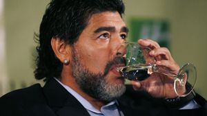 Maradona a apărut în public pentru prima dată după îndepărtarea de la națională