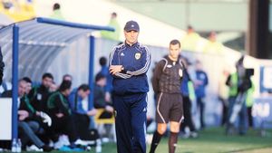 Și-a dat demisia, dar rămâne în club!** Alternativă la Răchită: Petrolul vrea antrenor venit din Elveția