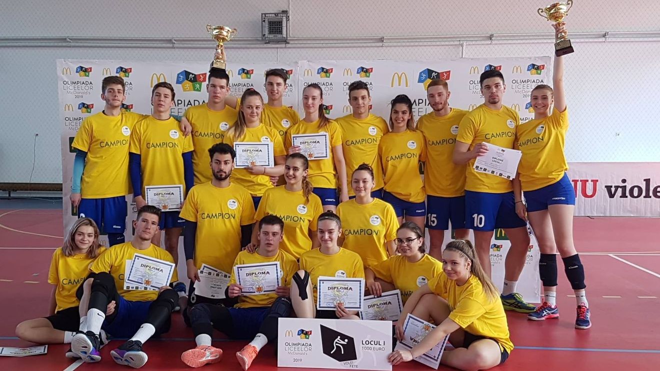"Colegiul Tehnic Feroviar Mihai I" a luat tot la volei, la Olimpiada Liceelor McDonald''s. S-a clasat pe primele locuri și a dat M.V.P.-urile turneului