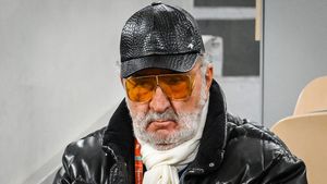 Nepotul favorit al lui Ion Țiriac, despre care magnatul a spus că „mai mult de atât nu aveam ce să fac”, are un fizic impresionant. Trage din greu pentru a fi un pachet de muşchi, la 1,95 metri înălțime