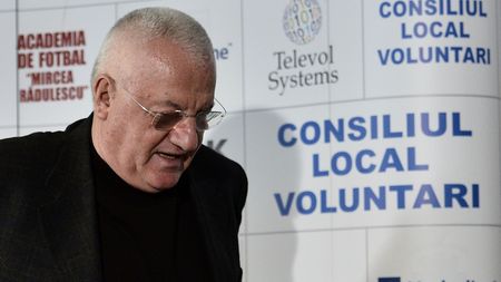 „I-am tras la gioale”. Cum a reacționat Mitică Dragomir când a dat nas în nas cu unul dintre marii săi dușmani la derby-ul Dinamo - FCSB