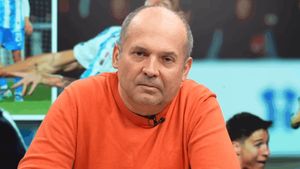 Radu Banciu, dezvăluiri picante despre viața amoroasă şi despre cum s-a cuplat cu colega care umbla „în fiecare seară cu alt hăndrălău”