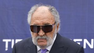 Ion Iliescu a vrut să-i ofere lui Ion Țiriac gradul de general. Magnatul s-a dus la Cotroceni: „I-am zis asta”