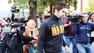 Dezvăluiri șocante despre cazul care a zdruncinat lumea: "Karabatic a fost arestat direct din vestiar!" INTERVIU cu românul care îi e adversar de nouă ani