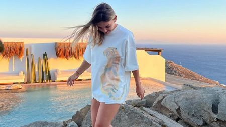 Simona Halep nu e scăpată din ochi de Patrick Mouratoglou nici în vacanță! Ce promisiune i-a făcut românca antrenorului de pe plaja din Grecia | FOTO