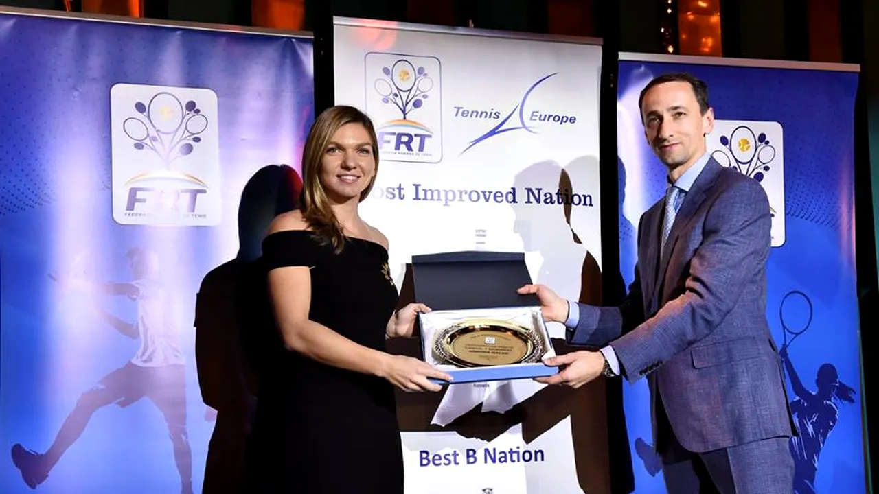 Simona Halep a mai primit un trofeu. 