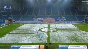 Sorin Cârțu a izbucnit după remiza cu Sepsi: „De ce mai avem încălzire? Oricât ar ninge, terenul trebuie să fie verde” Acuză administratorii pentru starea terenului