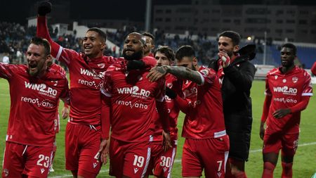 Dinamoviștii joacă pe o primă importantă la meciul cu FC U Craiova. Dănciulescu, episod fabulos din sezonul ultimului titlu câștigat de „câini”. Elevii lui Rednic au forțat în disperarea de a încasa prima acționarilor și s-au ales cu… prima înfrângere! VIDEO EXCLUSIV