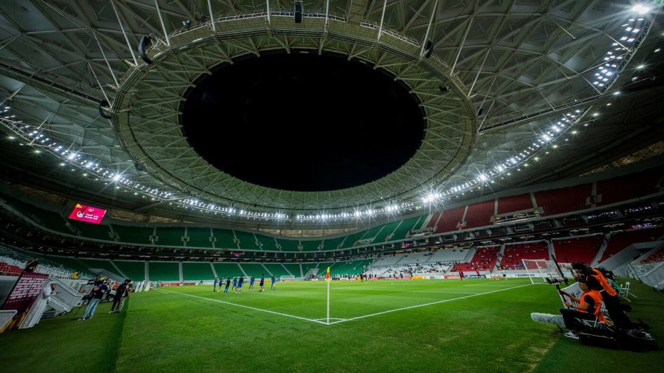 „Dacă nu vii în Qatar, nu-ți iei banii!”. Fotbaliștii sunt amenințați cu neplata dacă nu se întorc să joace, deși războiul din Orientul Mijlociu e în toi