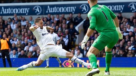 Dempsey pleacă de la Tottenham pentru a reveni în MLS