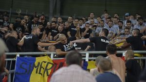 Conflict violent la Paris între SUD Steaua și PCH. Liderul dinamoviștilor, Elias Bucurică, ar fi fost bătut pe stradă de steliști

