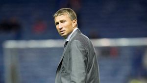 "Petrescu** știe că e la un pas să scrie istorie, dar Sevilla e favorită"