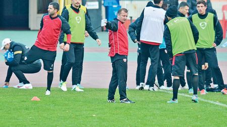 Greva de la Dinamo, orchestrată din interior?** Ce se ascunde de fapt în spatele protestului spontan al "câinilor"