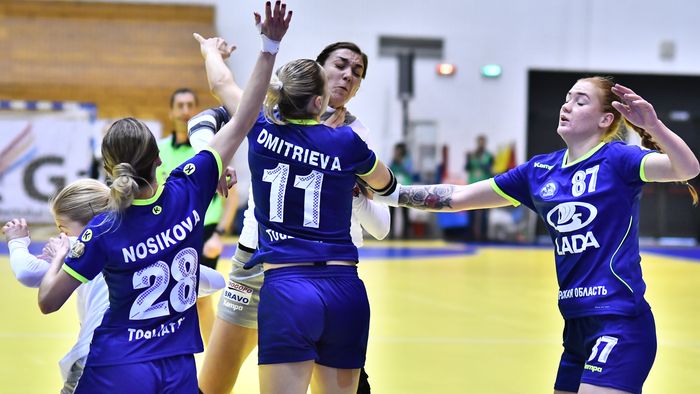 Daria Dmitrieva aprinde "fitilul": "România joacă un handbal murdar. Trebuie să fim pregătiți pentru acest lucru și să jucăm împotriva lor în același mod". Trefilov a convocat "toată Rusia" pentru "dubla" cu România