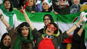 FOTO | Femeile din Iran, pentru prima oară pe stadion după o interdicție de 40 de ani