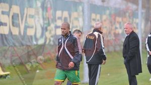 FOTO** Porumboiu a coborât în iarbă și i-a certat pe jucători! VEZI care au fost "victimele"!