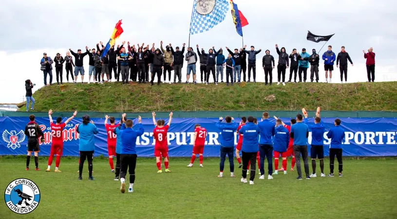 CS Hunedoara, prima echipă din Liga 3 care și-a asigurat locul 1 în play-off! Formația lui Florin Maxim, gata de meciurile de foc din barajul de promovare în Liga 2