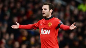 Coleg de top pentru Ştefan Radu: Lazio Roma negociază pentru Juan Mata de la Manchester United