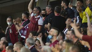 Golul lui Costin umple Gruia! Câte bilete au mai rămas pentru meciul cu Universitatea Craiova, care a făcut deplasarea cu autocarul