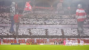 Nebunia cuprinde și Dinamo. Echipa lui Badea, înscrisă în Liga 4, se proclamă cea autentică: "Noi suntem adevăratul Dinamo. Avem sigla și palmaresul". Clubul din Liga 1, al lui Negoiță, ar fi un impostor