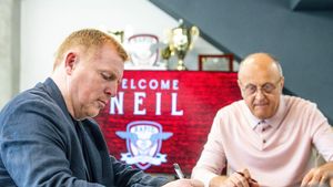 Asalt pentru trei fotbaliști de la Rapid. Patronul din Superliga care va negocia cu Dan Șucu pentru jucătorii giuleșteni: „ Am așteptat să numească noul antrenor, iar acum vom discuta despre transferuri”. EXCLUSIV