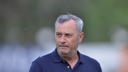 Laszlo Balint, demis de la UTA! Mircea Rednic este noul antrenor al echipei din Arad! Pe ce perioadă a semnat „Puriul”