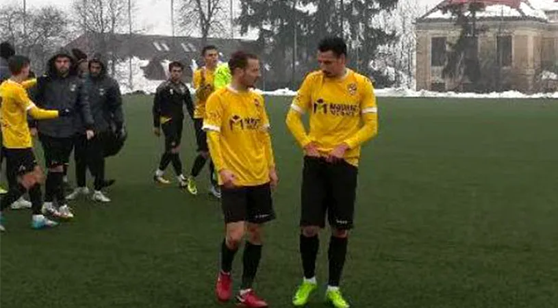 Răduțoiu și familia AS SR Brașov.** Fundașul venit de la Sepsi este mândru că a ales să facă parte din proiectul echipei suporterilor stegari