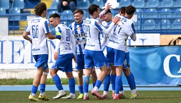 Poli Iași a revenit din minivacanță și va juca un amical cu FC Bacău la o zi după ce-l va ”recâștiga” pe Tibor Selymeș. Delegatul clubului, trimis la cursul de director sportiv