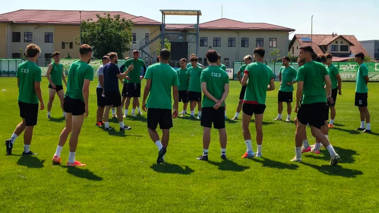 CSC Dumbrăvița s-a reunit cu 27 de jucători la primul antrenament pentru pregătirea noului sezon de Liga 2. Florin Fabian: ”Pentru mine și pentru echipă e un nou început”