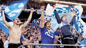 Raul, șef de galerie!** Spaniolul își trăiește a doua tinerețe la Schalke