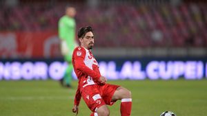„Nu e normal să fim arătați cu degetul!”. Un jucător al lui Dinamo a răbufnit, din cauza situației de la club
