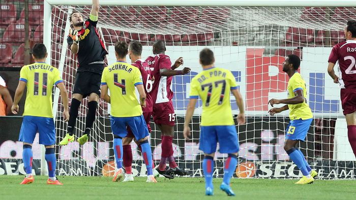 FOTO | Steaua, în urma "Lupilor". Campioana a învins cu 1-0 în Gruia și are maximum de puncte