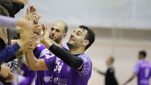 CSM București, în stare de șoc! Echipa de handbal masculin este la un meci de eliminare în play-off-ul Ligii Naționale, chiar după primul tur. Poli Timișoara a avut un trio de vis în Sala "Rapid"