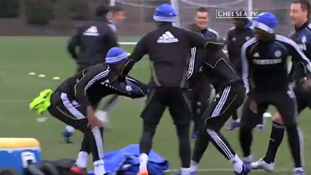 VIDEO Jucătorii lui Chelsea au transformat antrenamentul într-un CIRC: ** Torres îl pune la pământ pe John Terry! Meireles a rezistat atacului