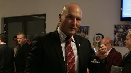 Arpi, profesor de matematică: "Nu cred că aș avea rezultate, sunt prea blând"